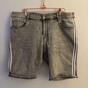 Skinny Fit Gray Denim Shorts Size *36*